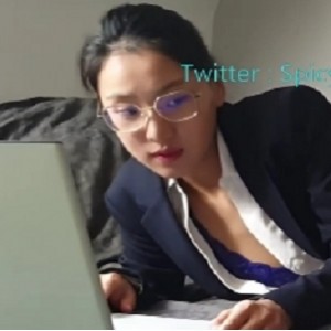 留学生刘玥动情OL服装白领玩穴美妙境界视频